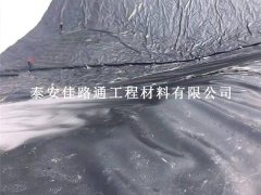 HDPE土工膜四季鋪設(shè)巧攻略